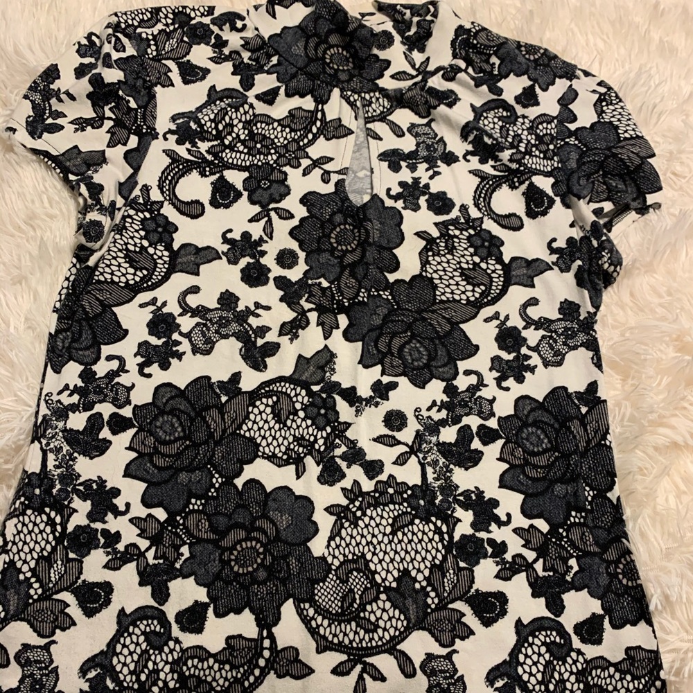 Black and white fitted keyhole shirt